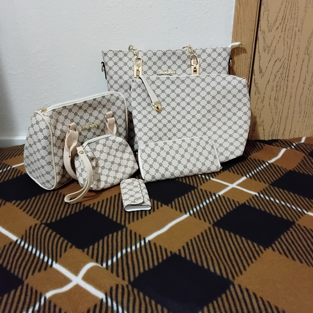 Elegant Cream and Gold Women's Bag Set
